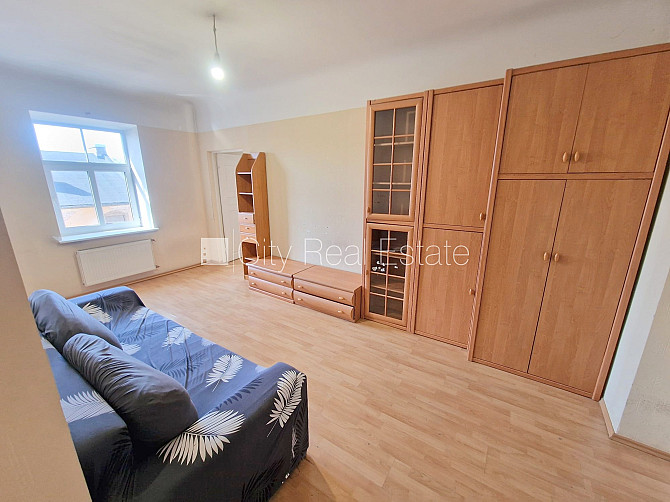 Дом во дворе, возможность аренды парковки, охраняемая автостоянка, вход с улицы и Рига - изображение 15