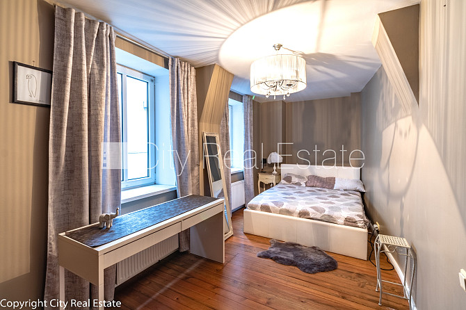 Фасадный дом, вход с улицы, окна выходят в обе стороны дома, студио, кухня Рига - изображение 2