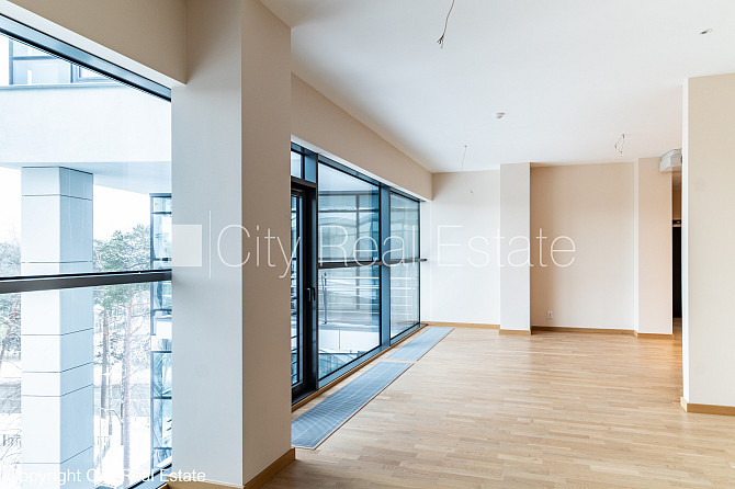 Zeme īpašumā, jaunceltne, monolīta betona sienas, zaļā teritorija, bruģēts piebraucamais Jūrmala - foto 3