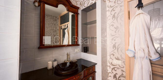 Pagalma ēka, ķieģeļu mūra sienas, fasāde ar dekoratīvo apmetumu, labiekārtots apzaļumots Rīga - foto 12