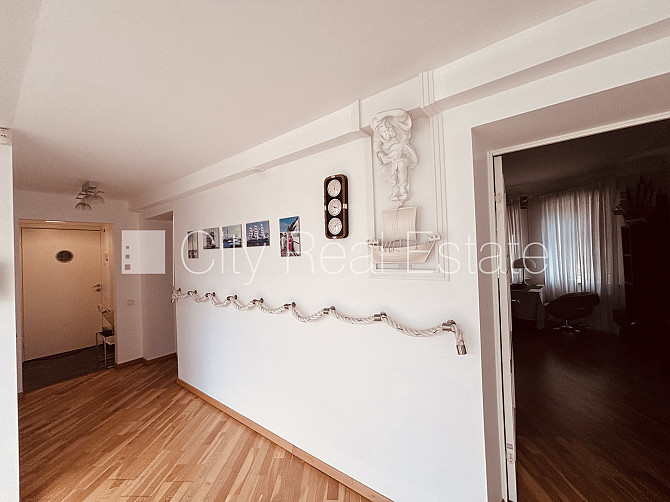 Здание во дворе, реновированный дом, территория обнесена забором, мансарда, Рига - изображение 13