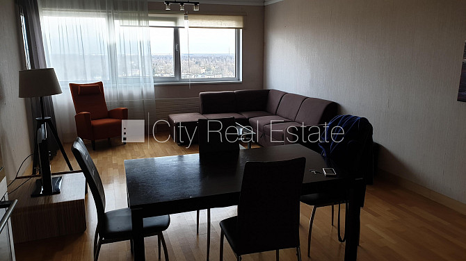 Здание во дворе, реновированный дом, территория обнесена забором, мансарда, Рига - изображение 2