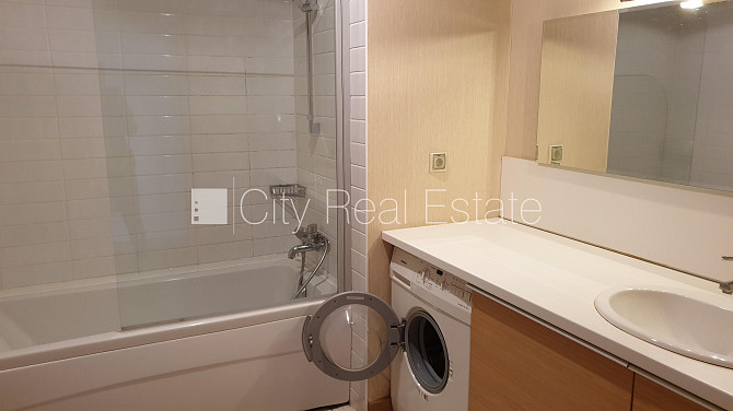 Здание во дворе, реновированный дом, территория обнесена забором, мансарда, Рига - изображение 6