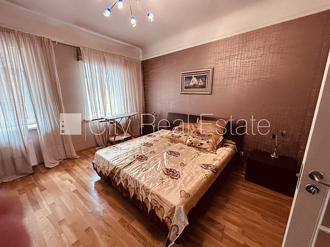 Здание во дворе, реновированный дом, территория обнесена забором, мансарда, Рига - изображение 11