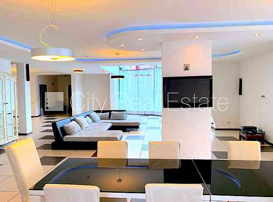 Частный дом, благоустроенная озеленённая территория 1800 м2, территория обнесена Jūrmala