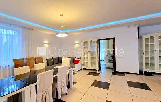 Частный дом, благоустроенная озеленённая территория 1800 м2, территория обнесена Jūrmala