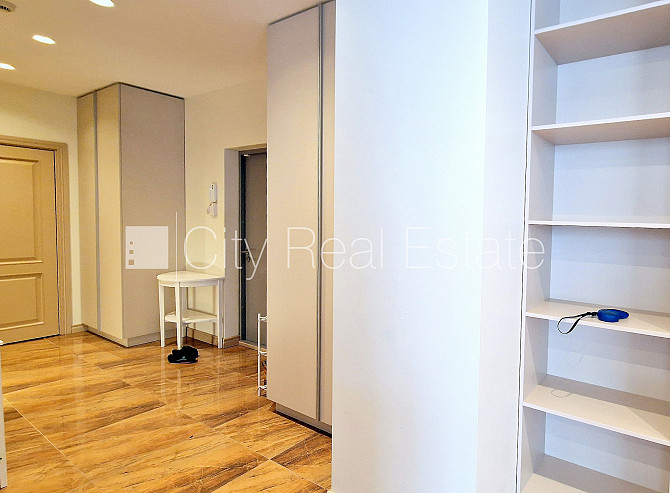 Новостройка, благоустроенный озеленённый двор, въездные ворота оснащены Юрмала - изображение 14