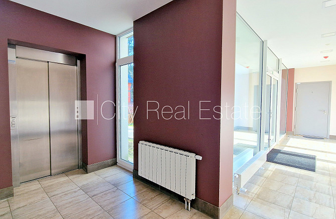 Новостройка, благоустроенный озеленённый двор, въездные ворота оснащены Юрмала - изображение 18