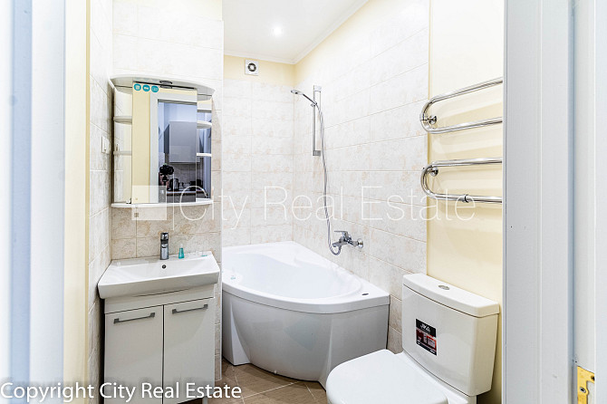 Дом во дворе, реновированный дом, закрытый двор, лифт, окна выходят во двор, Рига - изображение 18