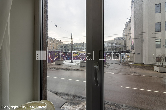 Фасадный дом, фасад с деревянной отделкой, место для машины, вход со двора, окна Рига - изображение 6