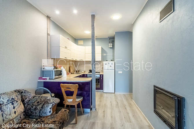 Фасадный дом, фасад с деревянной отделкой, место для машины, вход со двора, окна Рига - изображение 2