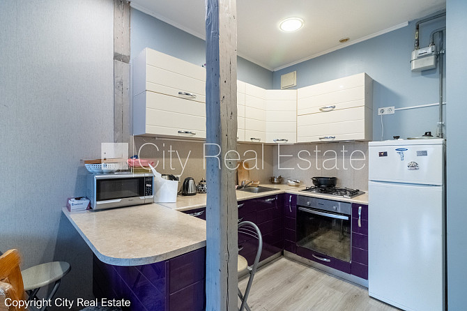 Фасадный дом, фасад с деревянной отделкой, место для машины, вход со двора, окна Рига - изображение 11