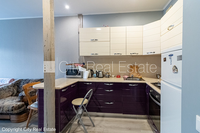 Фасадный дом, фасад с деревянной отделкой, место для машины, вход со двора, окна Рига - изображение 12