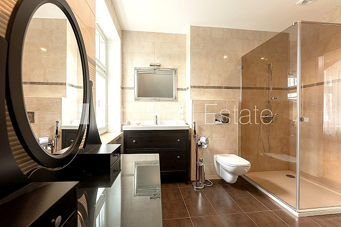 Частный дом, благоустроенный озеленённый двор, территория обнесена забором, Юрмала - изображение 12