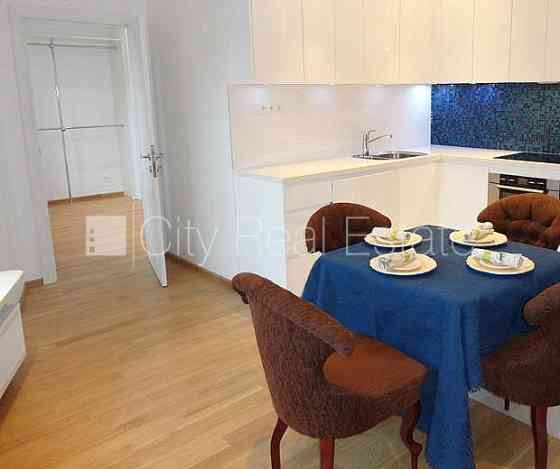 Новостройка, благоустроенная озеленённая территория, закрытая территория, место Рига