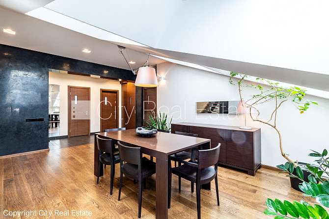 Фасадный дом, реновированный дом, закрытый двор, подземная стоянка, вход с улицы, Рига - изображение 2