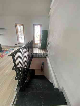 Фасадный дом, реновированный дом, вход с улицы, электрическое отопление, полная Рига