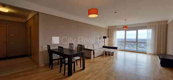 Проект - Panorama Plaza (Панорама Плаза), новостройка, въездные ворота оснащены Рига