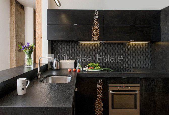 Fasādes māja, mansards, kāpņu telpa pēc kapitālā remonta, franču balkons, jumta terase, Rīga - foto 9