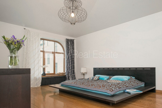 Fasādes māja, mansards, kāpņu telpa pēc kapitālā remonta, franču balkons, jumta terase, Rīga - foto 16