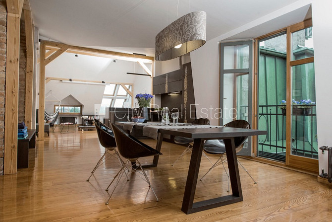 Fasādes māja, mansards, kāpņu telpa pēc kapitālā remonta, franču balkons, jumta terase, Rīga - foto 11