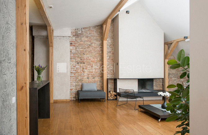 Fasādes māja, mansards, kāpņu telpa pēc kapitālā remonta, franču balkons, jumta terase, Rīga - foto 3