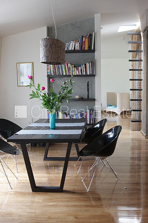 Fasādes māja, mansards, kāpņu telpa pēc kapitālā remonta, franču balkons, jumta terase, Rīga - foto 12