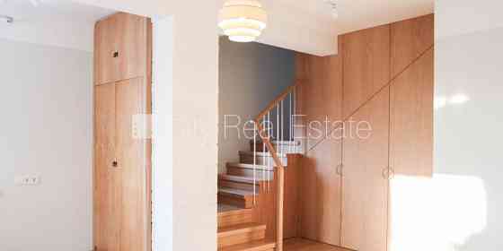 Таунхаус, реновированный дом, количество квартир в здании 2 шт., благоустроенный Рига