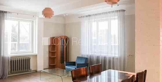 Таунхаус, реновированный дом, количество квартир в здании 2 шт., благоустроенный Рига