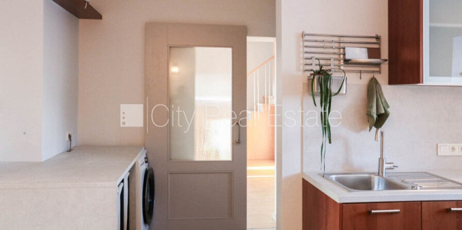 Таунхаус, реновированный дом, количество квартир в здании 2 шт., благоустроенный Рига - изображение 10