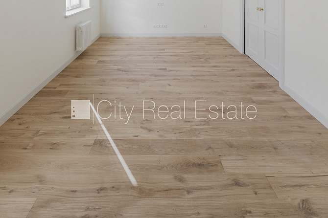 Фасадный дом, реновированный дом, установлены солнечные панели , подземная Рига - изображение 6