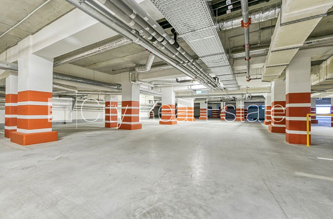 Новостройка, место для машины, лифт, балкон 17 м2, окна выходят на сторону парка, Юрмала - изображение 9