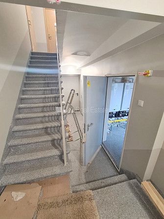 Земля в собственности, фасадный дом, реновированный дом, закрытый двор, вход со Рига - изображение 8