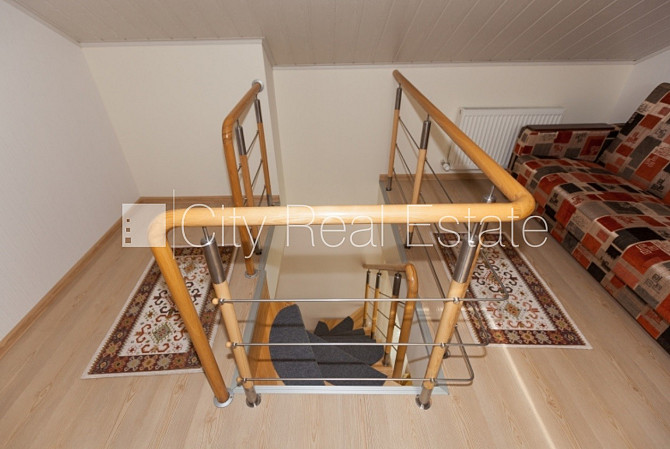 Благоустроенный озеленённый двор, закрытый двор, въездные ворота оснащены Юрмала - изображение 11