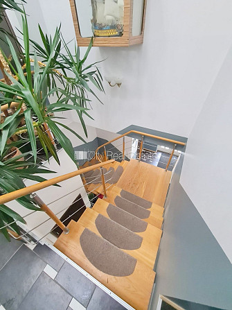 Благоустроенный озеленённый двор, закрытый двор, въездные ворота оснащены Юрмала - изображение 19