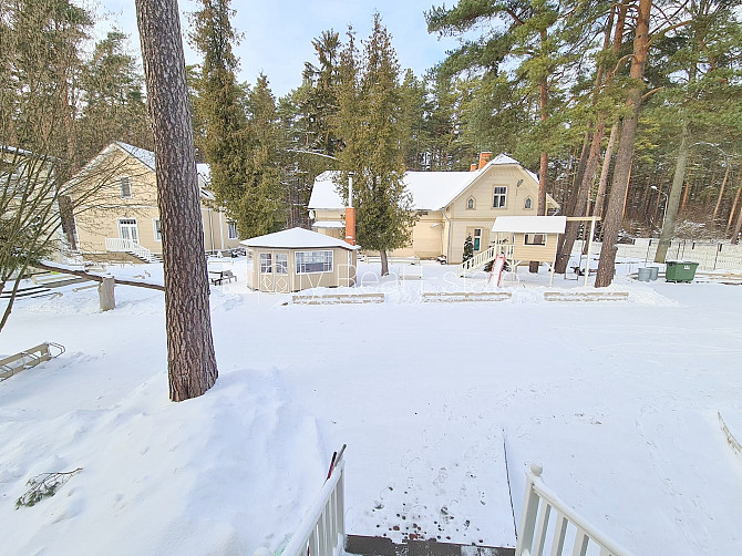 Labiekārtots apzaļumots pagalms, teritorijas iebrauktuves vārti aprīkoti ar automatizētu Jūrmala - foto 16