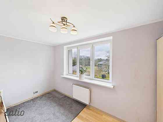 Pārdod plašu ģimenes māju Salaspilī ar pirti un viesu māju
Tiek pārdots pārdomāts un ietilpīgs īpašu Саласпилс