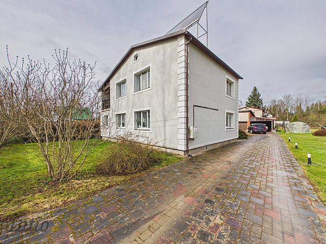 Pārdod plašu ģimenes māju Salaspilī ar pirti un viesu māju
Tiek pārdots pārdomāts un Salaspils - foto 1