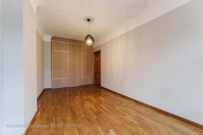 Отремонтированная квартира с 3 комнатами и балконом.  2 изолированные спальни, Рига - изображение 7