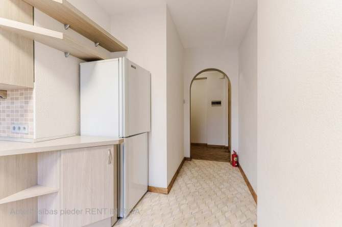 Отремонтированная квартира с 3 комнатами и балконом.  2 изолированные спальни, Рига - изображение 5