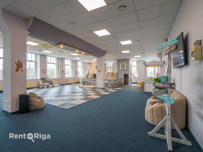 Birojs Pārdaugavā, pretī "Gaismas pils" bibliotēkai.  Platība sastāv no vienas lielas telpas (140 kv Рига - изображение 9
