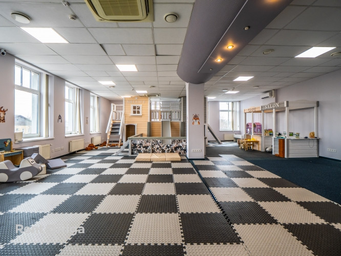 Birojs Pārdaugavā, pretī "Gaismas pils" bibliotēkai.  Platība sastāv no vienas lielas telpas (140 kv Рига - изображение 3