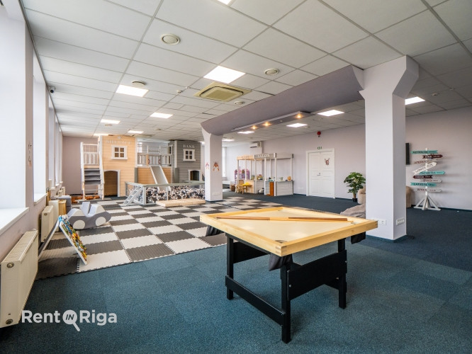 Birojs Pārdaugavā, pretī "Gaismas pils" bibliotēkai.  Platība sastāv no vienas lielas telpas (140 kv Рига - изображение 6