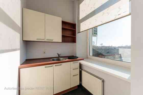 Birojs Pārdaugavā, pretī "Gaismas pils" bibliotēkai.  Birojs sastāv no vienas lielas telpas (44 kvm) Рига