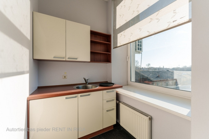 Birojs Pārdaugavā, pretī "Gaismas pils" bibliotēkai.  Birojs sastāv no vienas lielas telpas (44 kvm) Рига - изображение 3