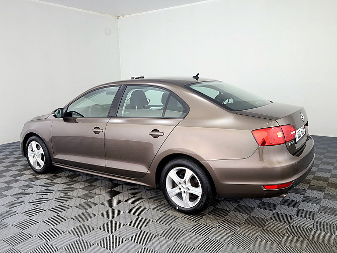 Volkswagen Jetta Comfortline 1.2 77kW Таллин - изображение 4