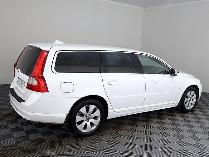 Volvo V70 Summum Facelift ATM 2.4 D5 136kW Tallina - foto 3