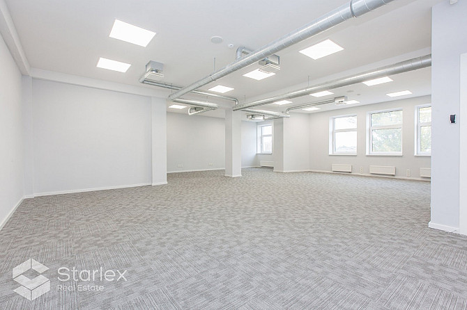 Riverside Offices - svaigi renovēta biroju ēka Daugavas krastā.Pieejams atvērta plānojuma Rīga - foto 9