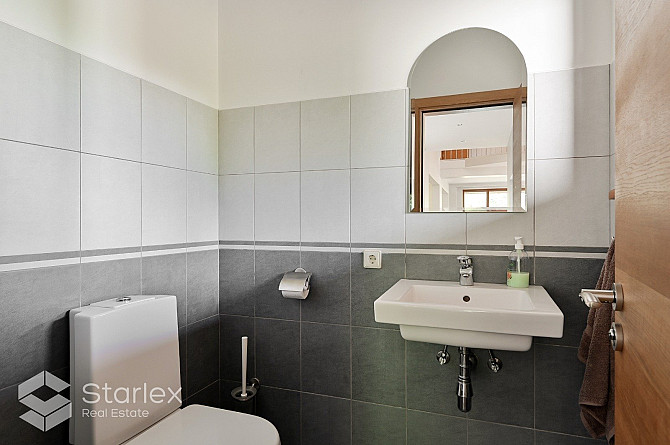 Privātmāja ar skaistu, iekoptu, ainavisku teritoriju. Piedāvājumā uz pirkšanu plaša Rīgas rajons - foto 8