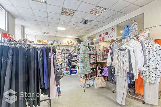 Pārdod tirdzniecības telpas Jūrmalā - Dubultu prospektā 24.  Telpas izvietotas mūra ēkas 1.stāvā. Ko Jūrmala